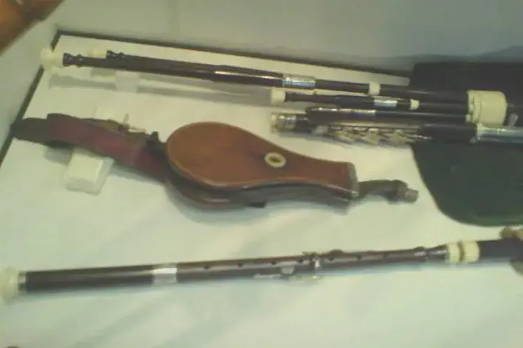 uilleann pipes