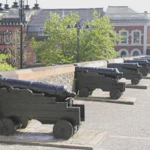Siege of Derry begins