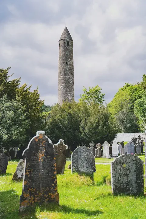 James VI (aged, 8) escaped from Castle Ruthven.